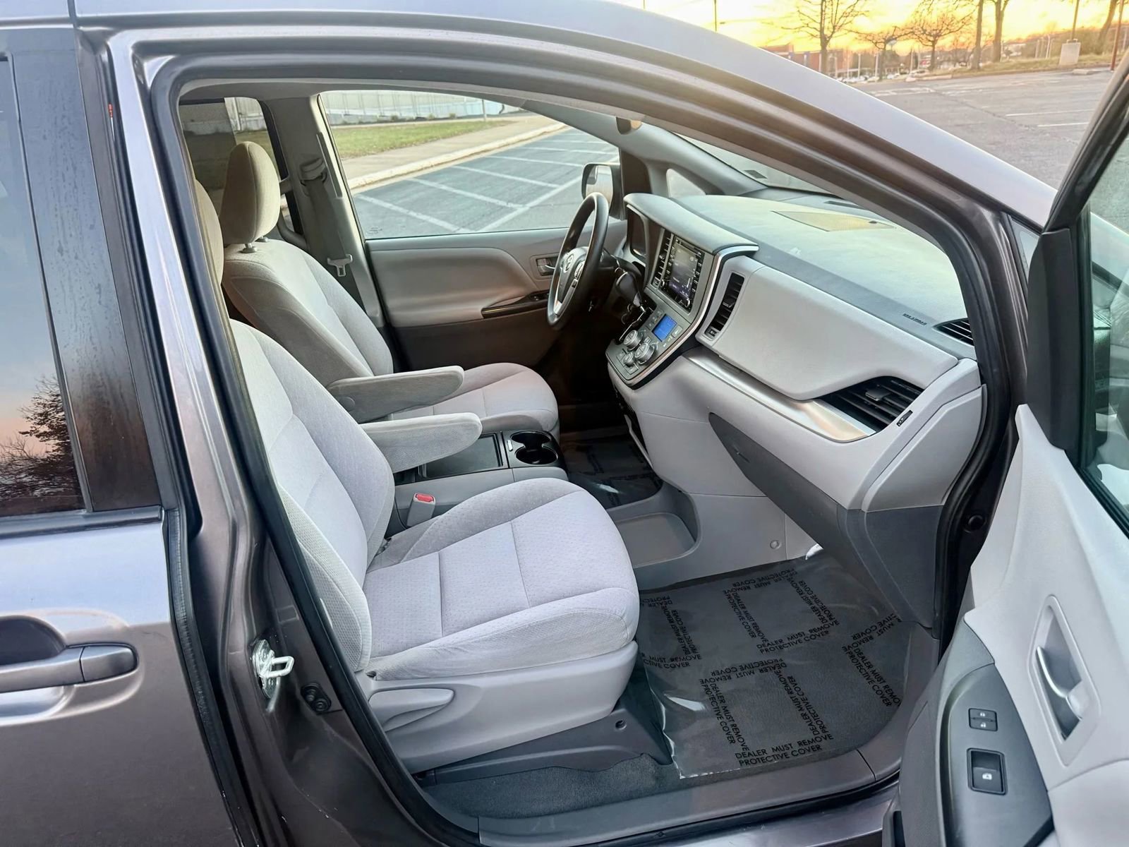 Used 2020 Toyota Sienna LE image 14