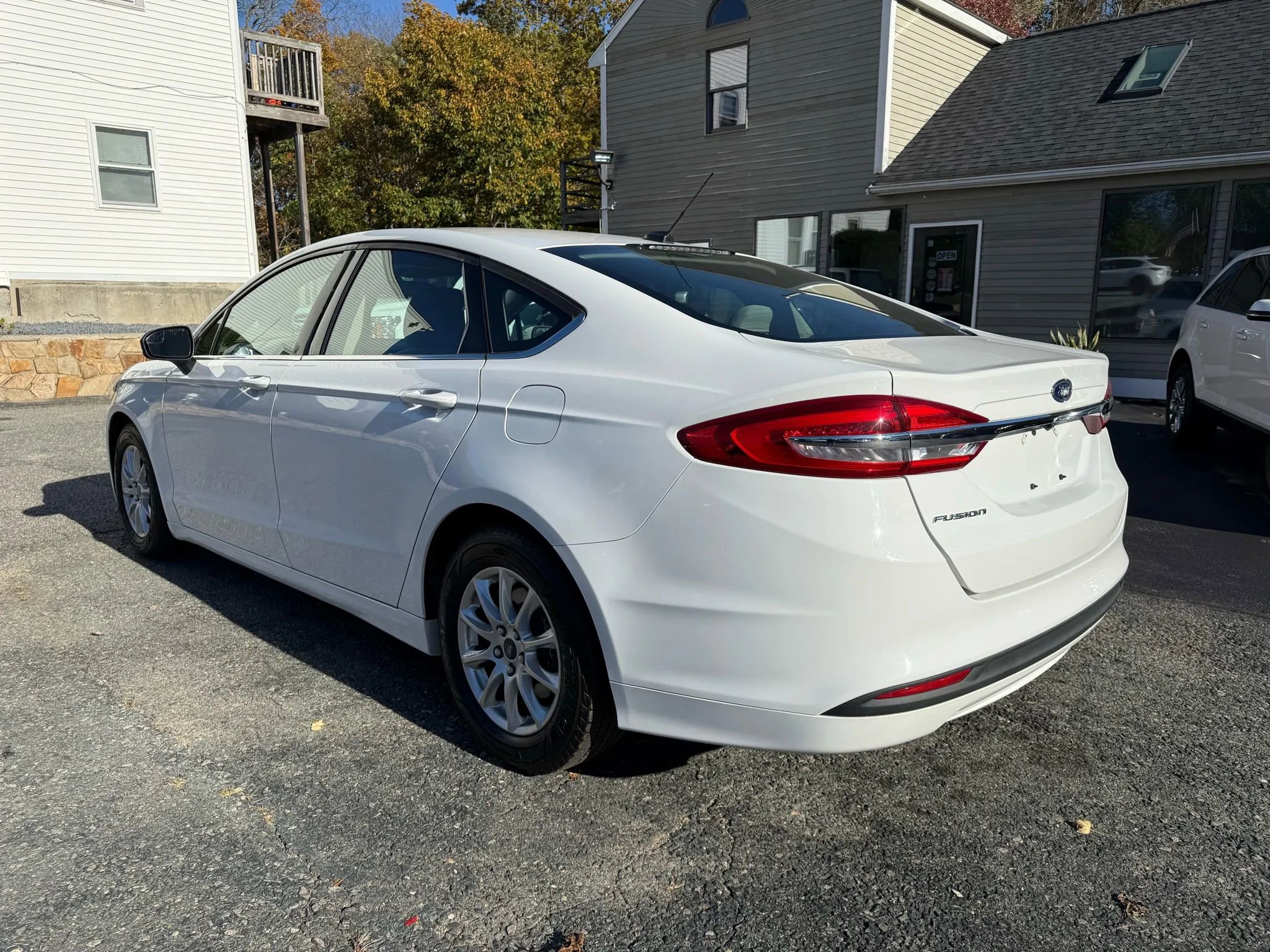 Used 2018 Ford Fusion S image 5