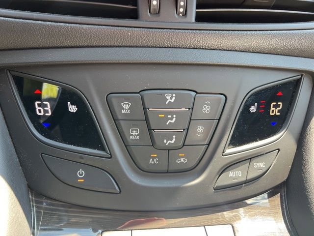 Used 2019 Buick Envision Essence FWD image 21