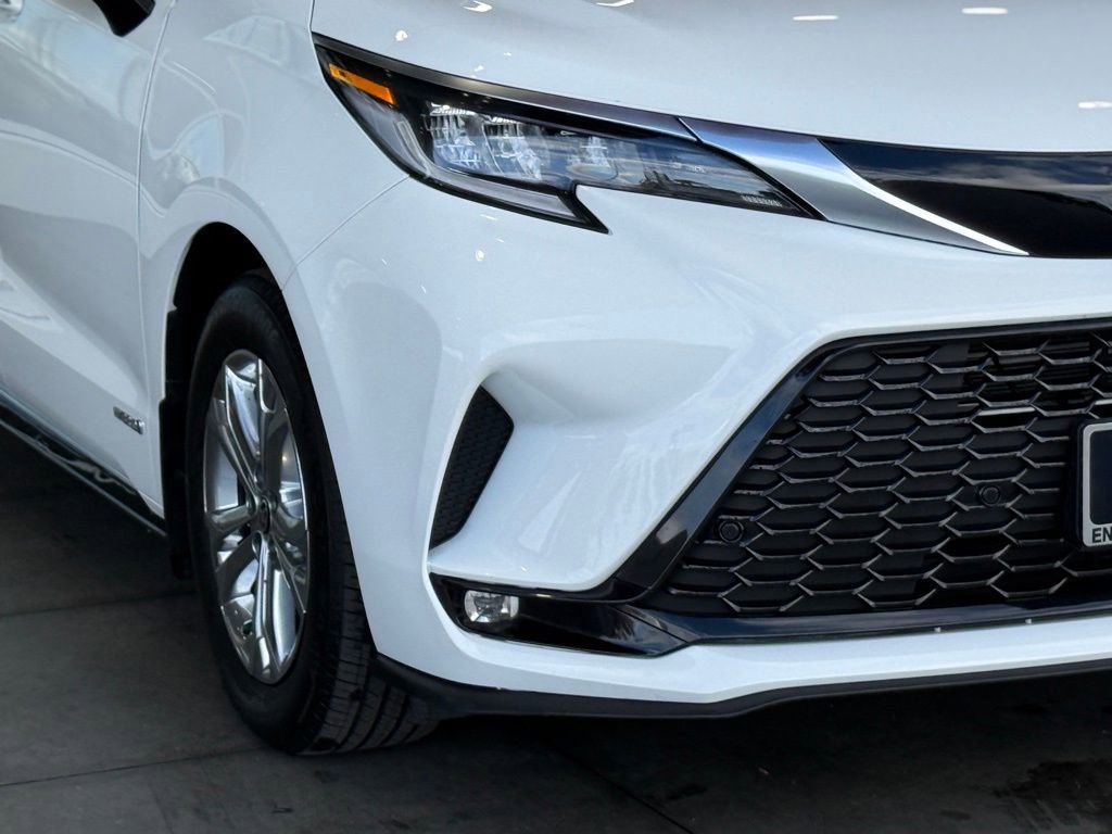 Certified 2021 Toyota Sienna XSE image 9
