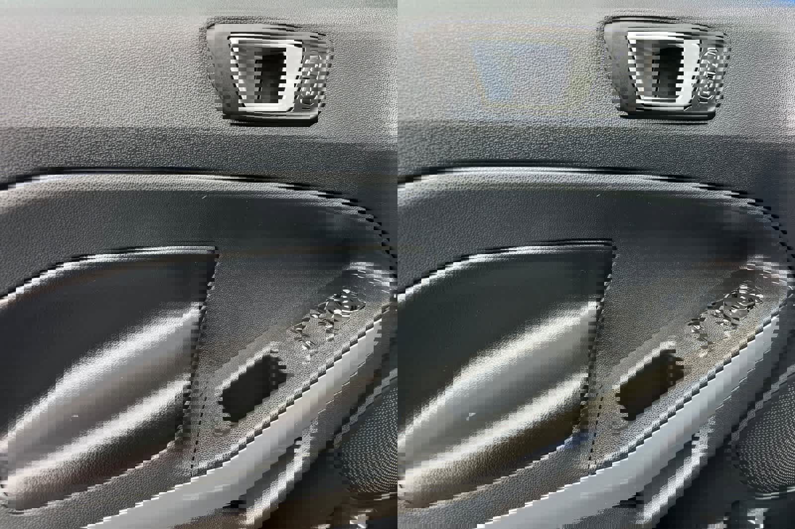 Used 2021 Ford EcoSport Titanium image 12