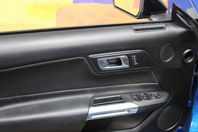 Used 2021 Ford Mustang Convertible image 13