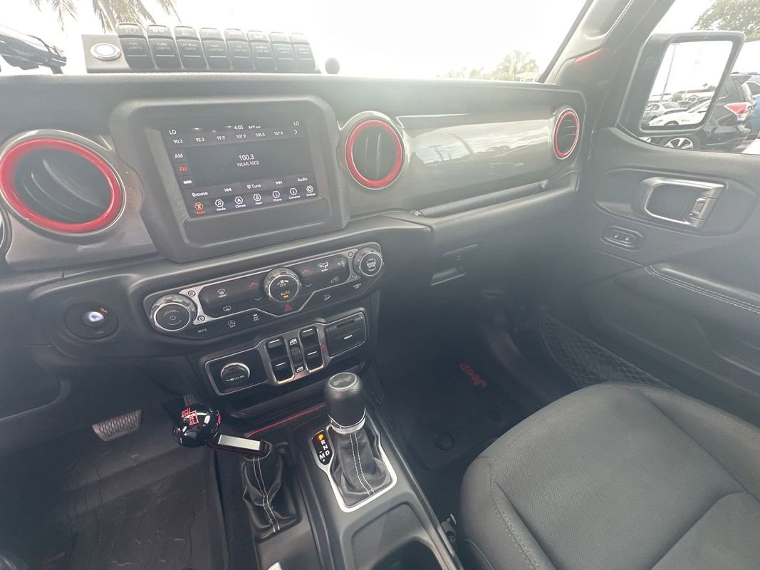 Used 2020 Jeep Wrangler Unlimited Sahara image 16