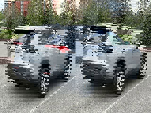 Used 2021 Toyota RAV4 XLE image 31