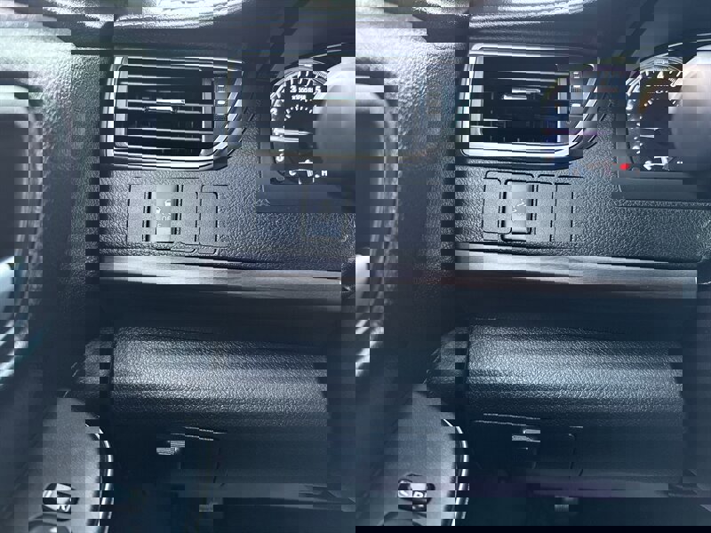 Used 2016 Toyota Camry LE image 36