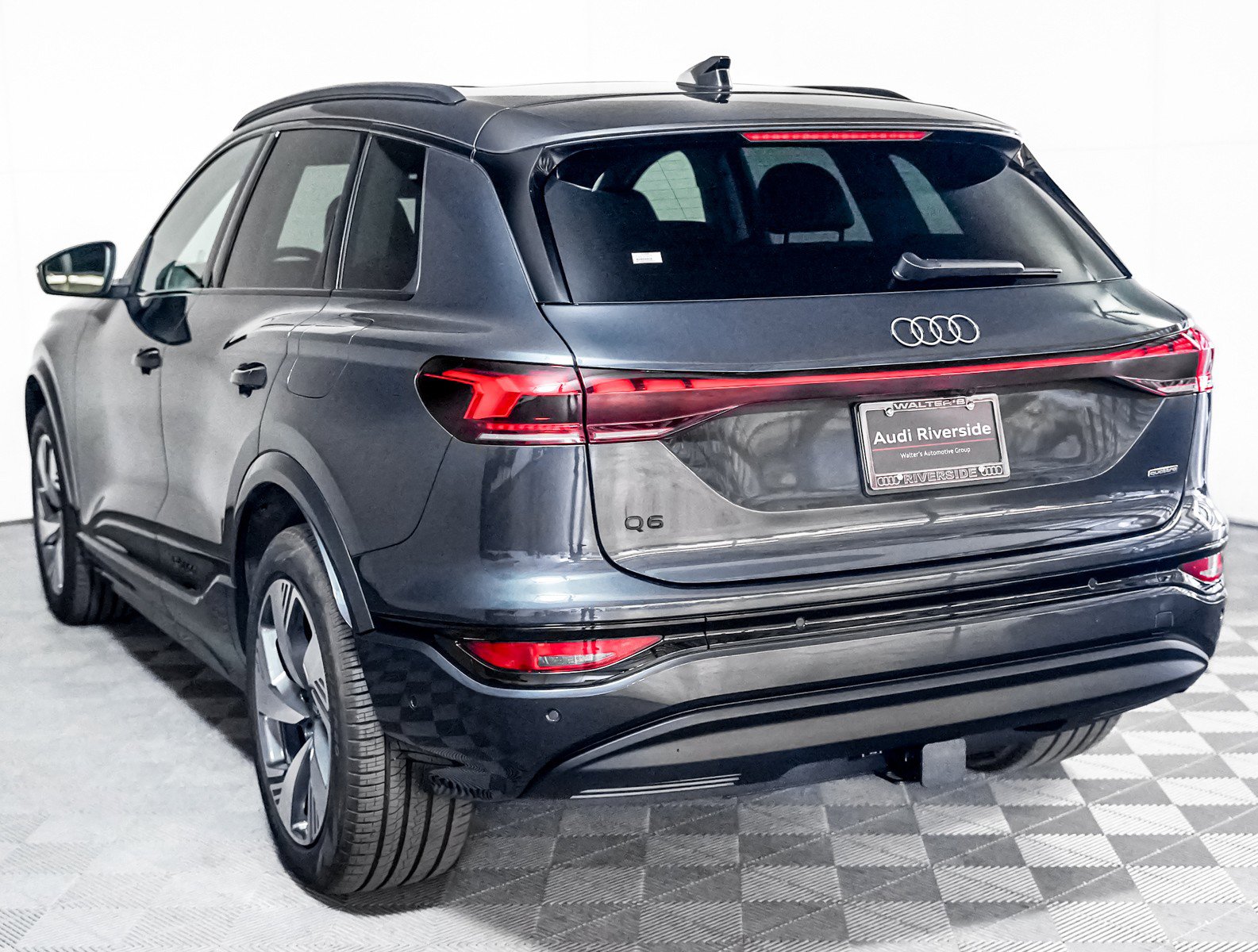 New 2025 Audi Q6 e-tron Premium AWD/4WD image 2
