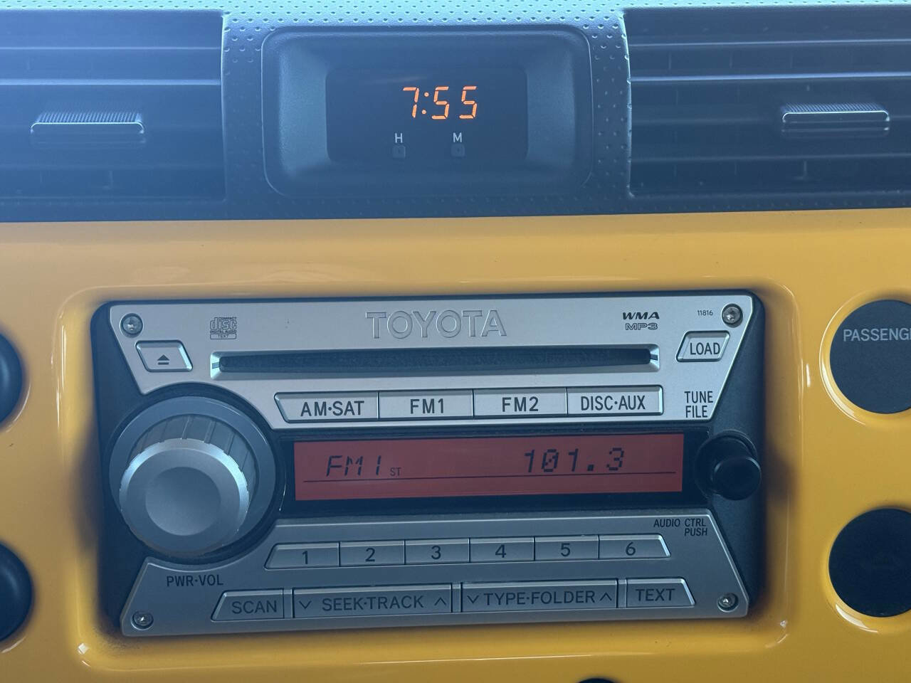 Used 2007 Toyota FJ Cruiser 4WD image 32