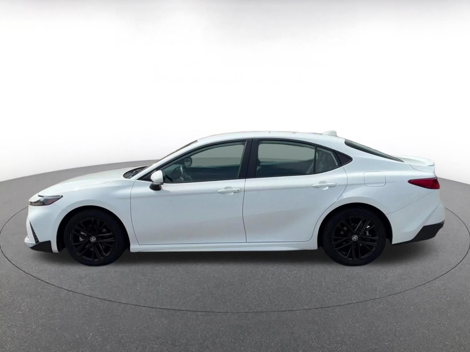 Used 2026 Toyota Camry SE FWD image 7