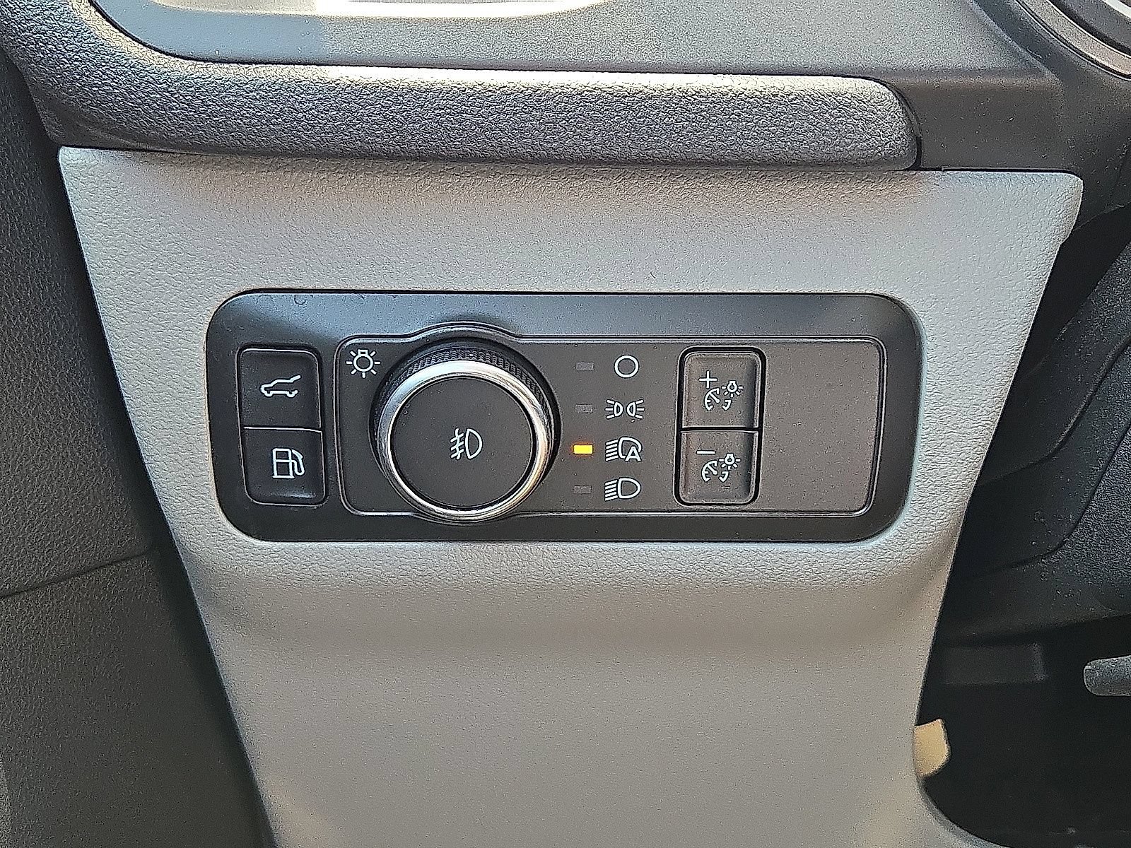Used 2025 Ford Escape SE FWD image 25