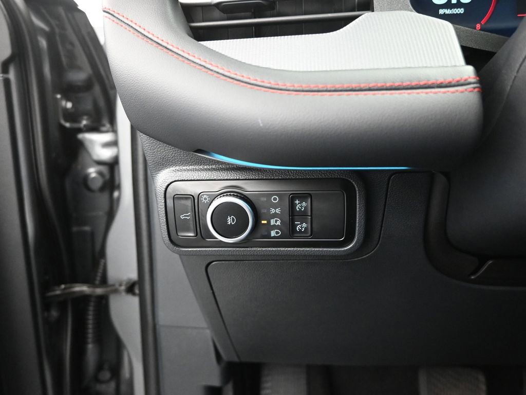 Used 2025 Ford Explorer ST-Line w/ Premium Package image 13