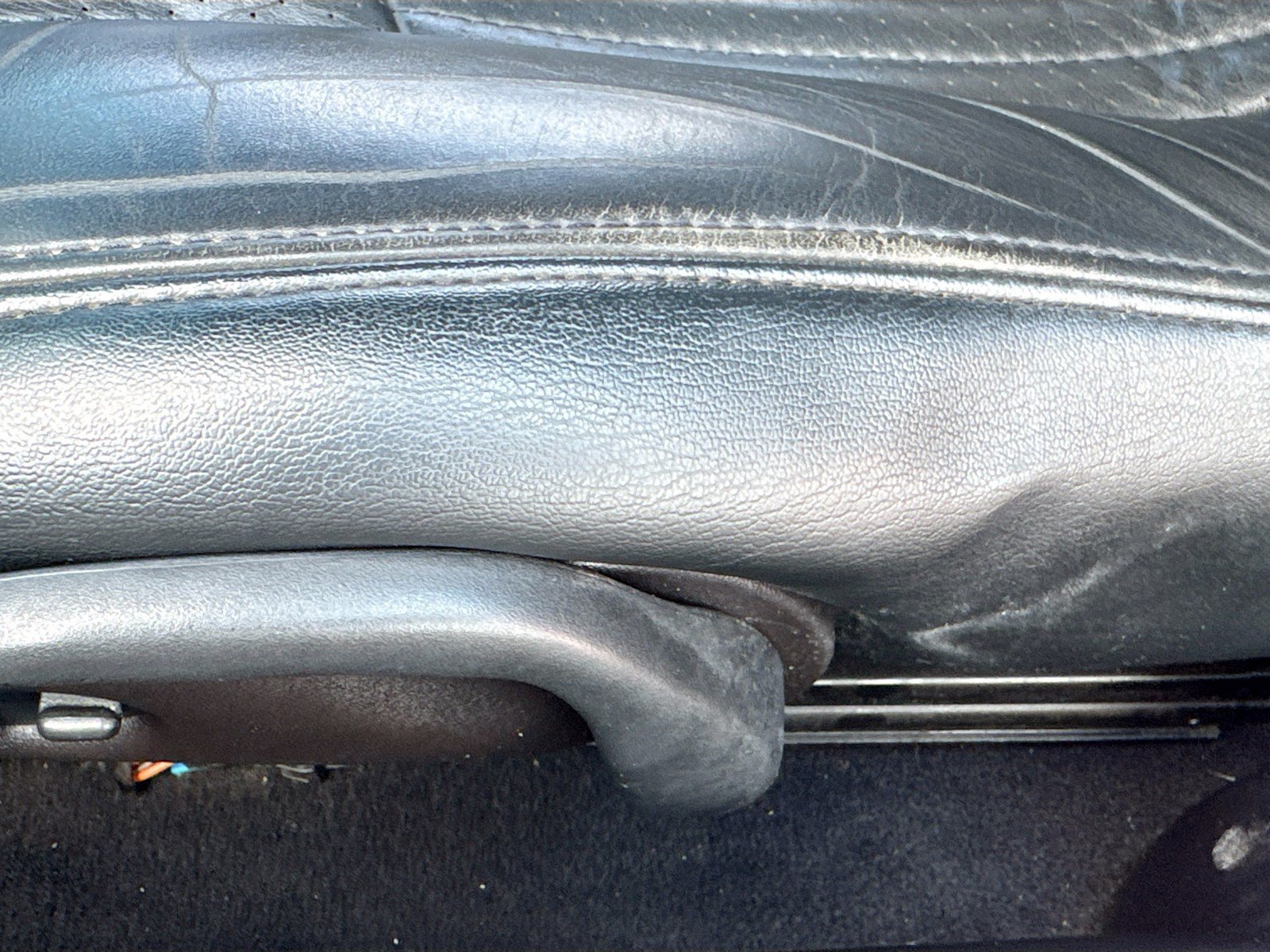 Used 1998 Chevrolet Corvette Coupe w/ Memory Pkg RWD image 18