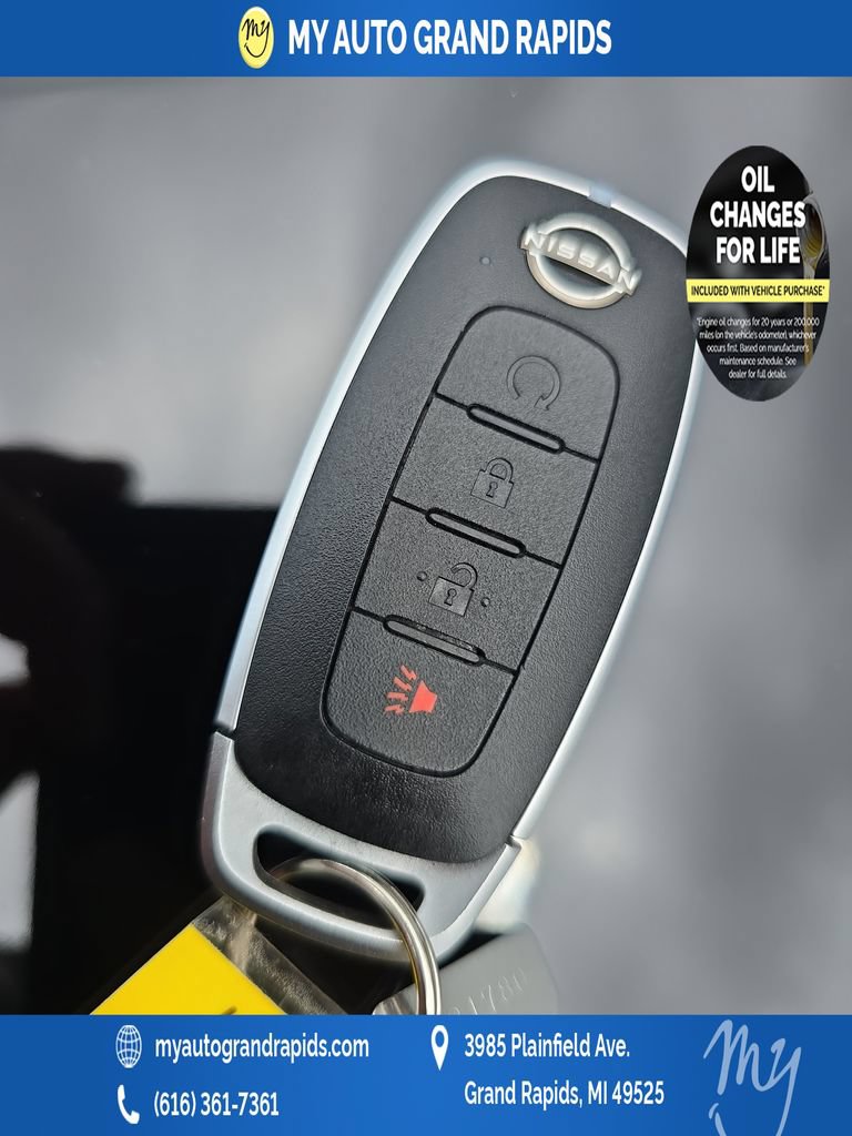 Used 2023 Nissan Rogue SV AWD/4WD image 34