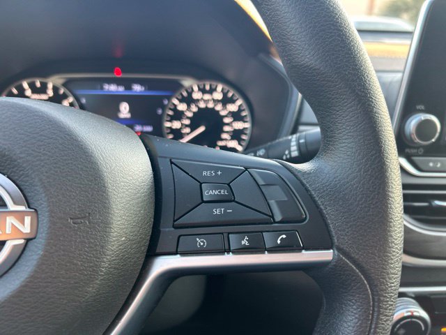 Used 2025 Nissan Altima 2.5 SV FWD image 16