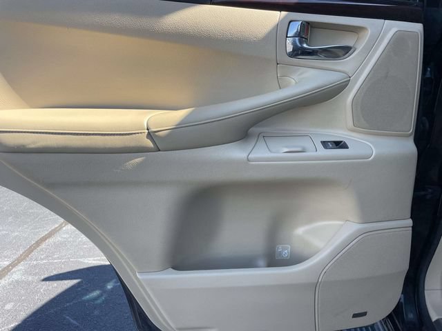 Used 2010 Lexus LX 570 4WD w/ Luxury Pkg image 12