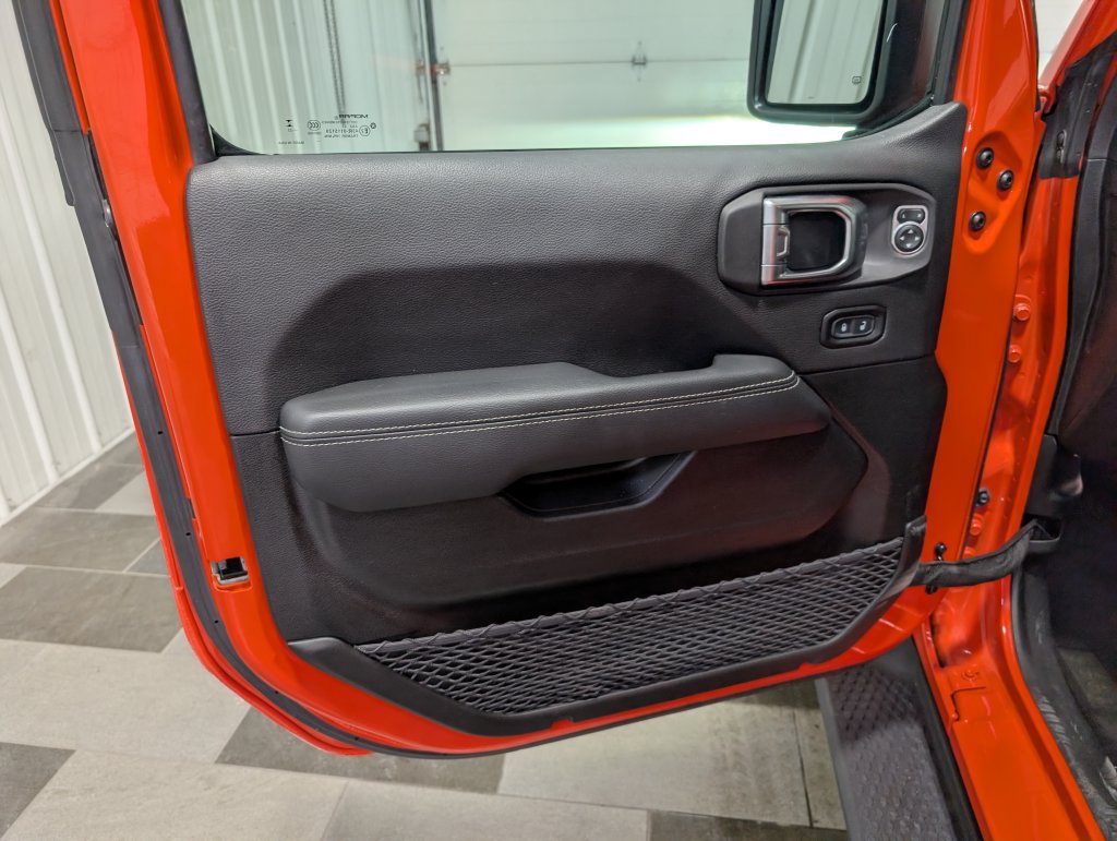 Used 2023 Jeep Wrangler Unlimited Sahara w/ Cold Weather Group AWD/4WD image 12