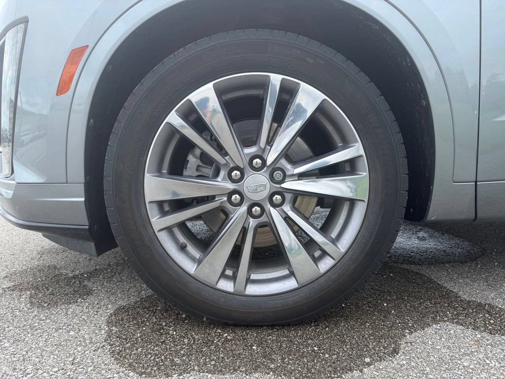 Certified 2024 Cadillac XT6 Premium Luxury w/ LPO, Floor Liner Package AWD/4WD image 14