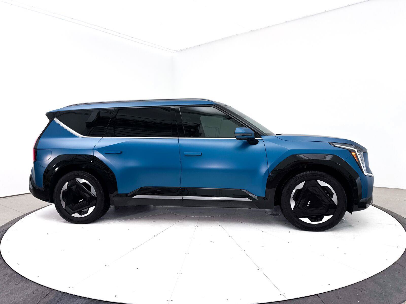 Used 2024 Kia EV9 Land AWD/4WD image 44