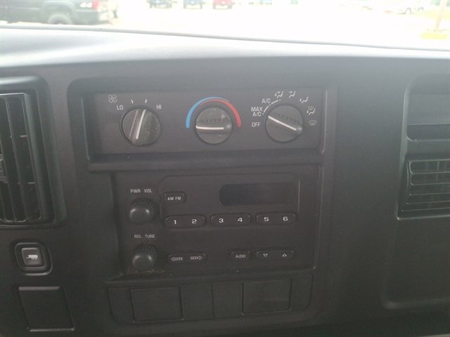 Used 2007 Chevrolet Express 3500 RWD image 18