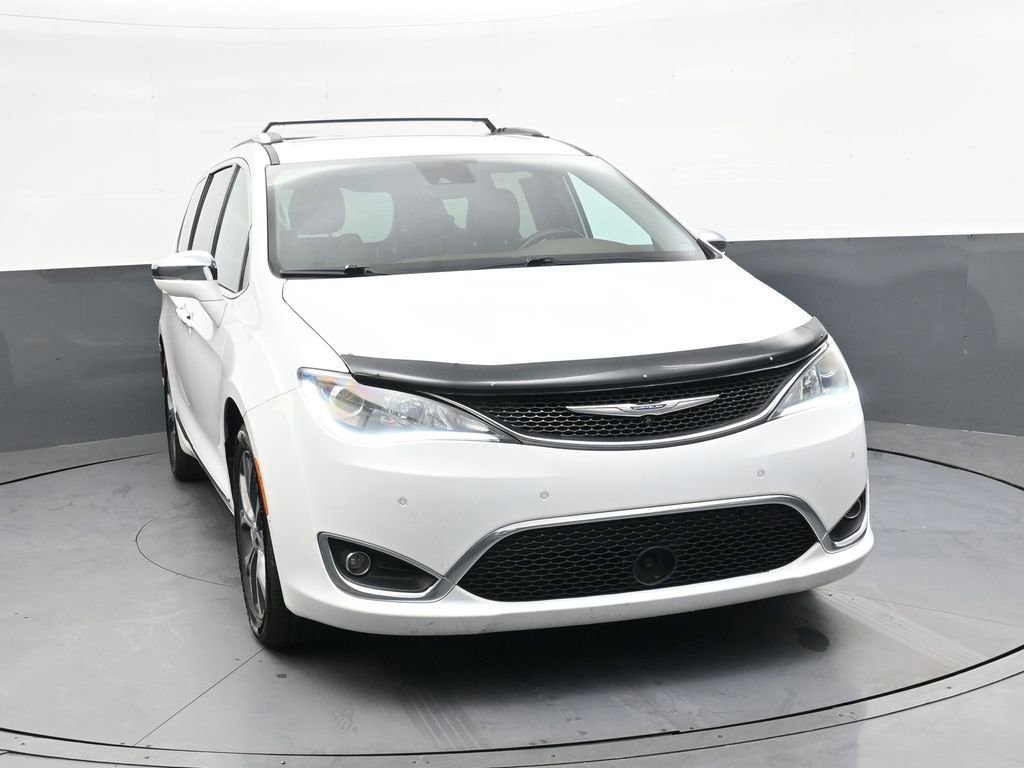 Used 2017 Chrysler Pacifica Limited FWD image 10