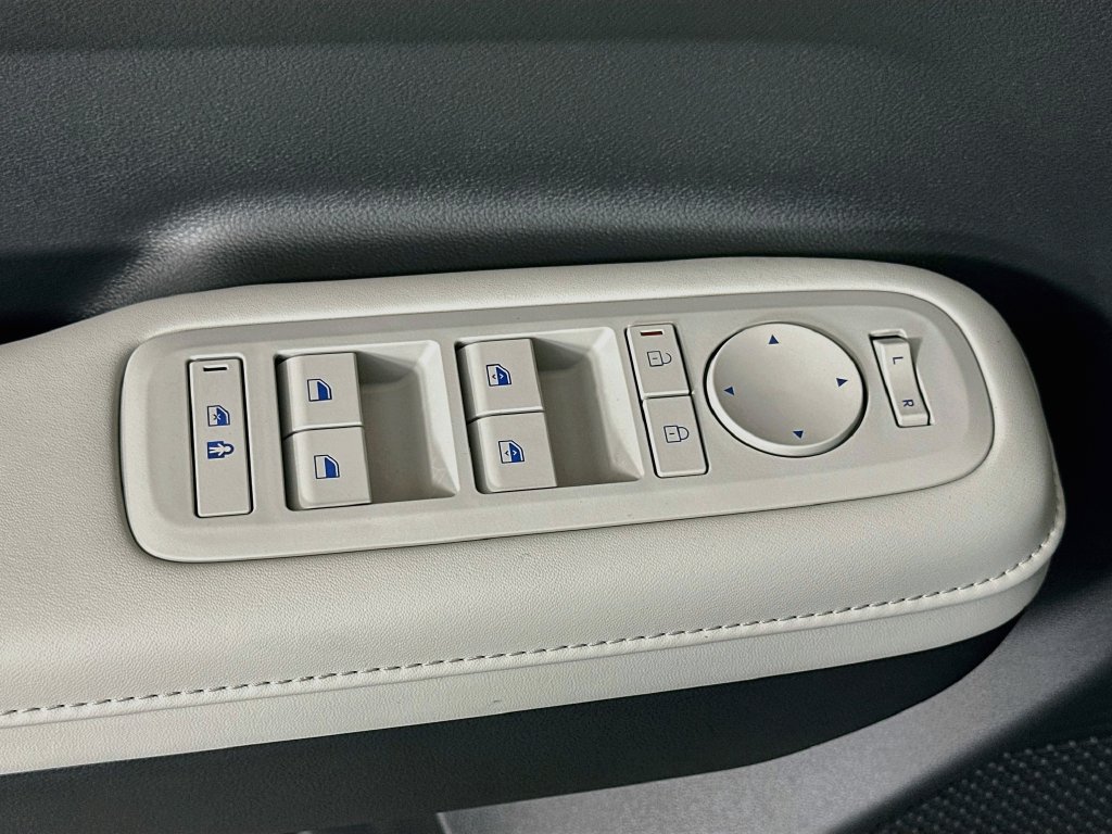 New 2027 Hyundai Santa Fe SEL FWD image 18