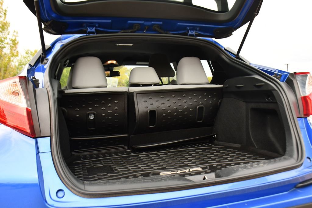 Used 2019 Toyota C-HR XLE FWD image 18