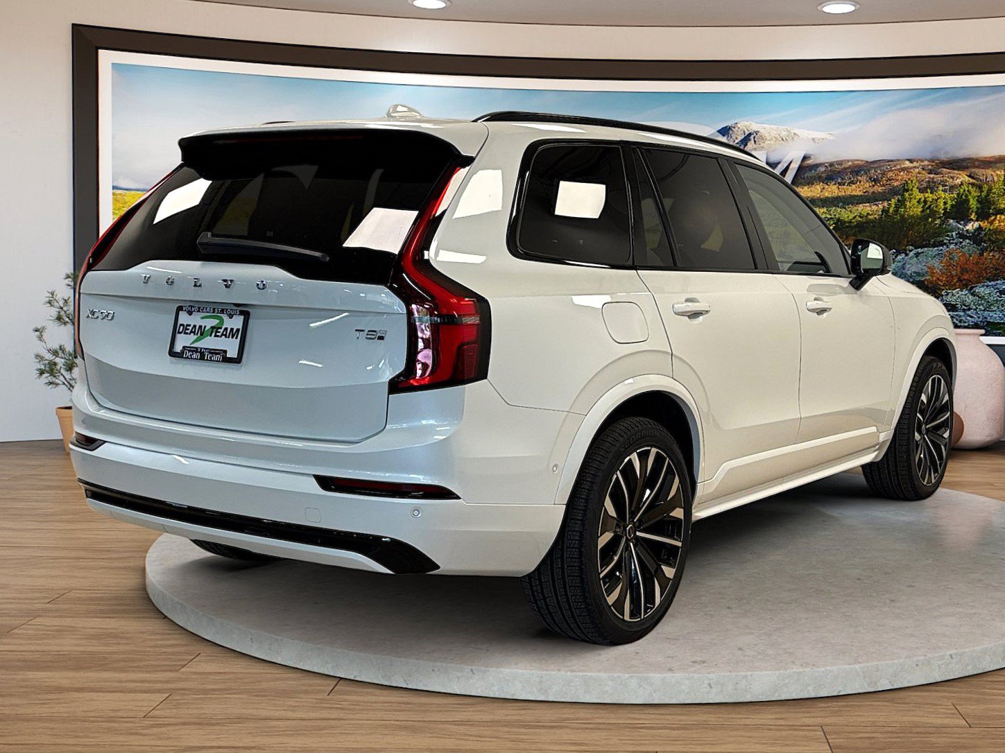 New 2026 Volvo XC90 T8 Ultra w/ Protection Package AWD/4WD image 6