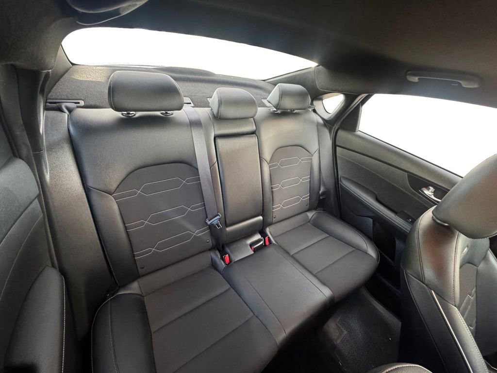 Used 2022 Kia Forte GT-Line image 16