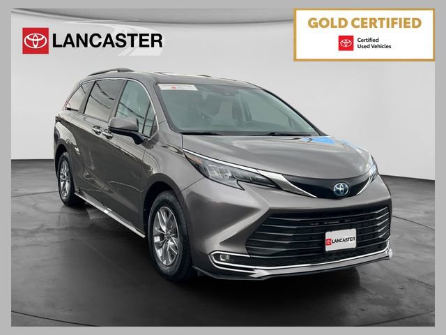 Certified 2024 Toyota Sienna XLE FWD image 1