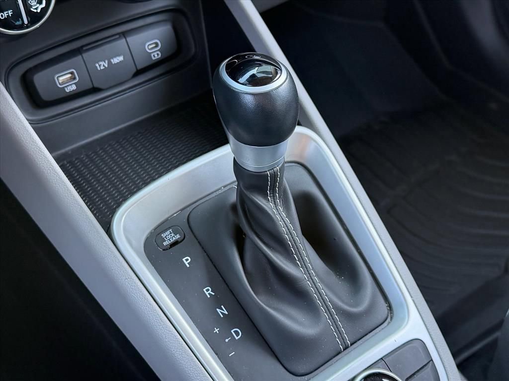 Certified 2023 Hyundai Venue SEL w/ Cargo Package image 20