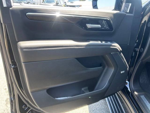 New 2026 Chevrolet Suburban High Country AWD/4WD image 10