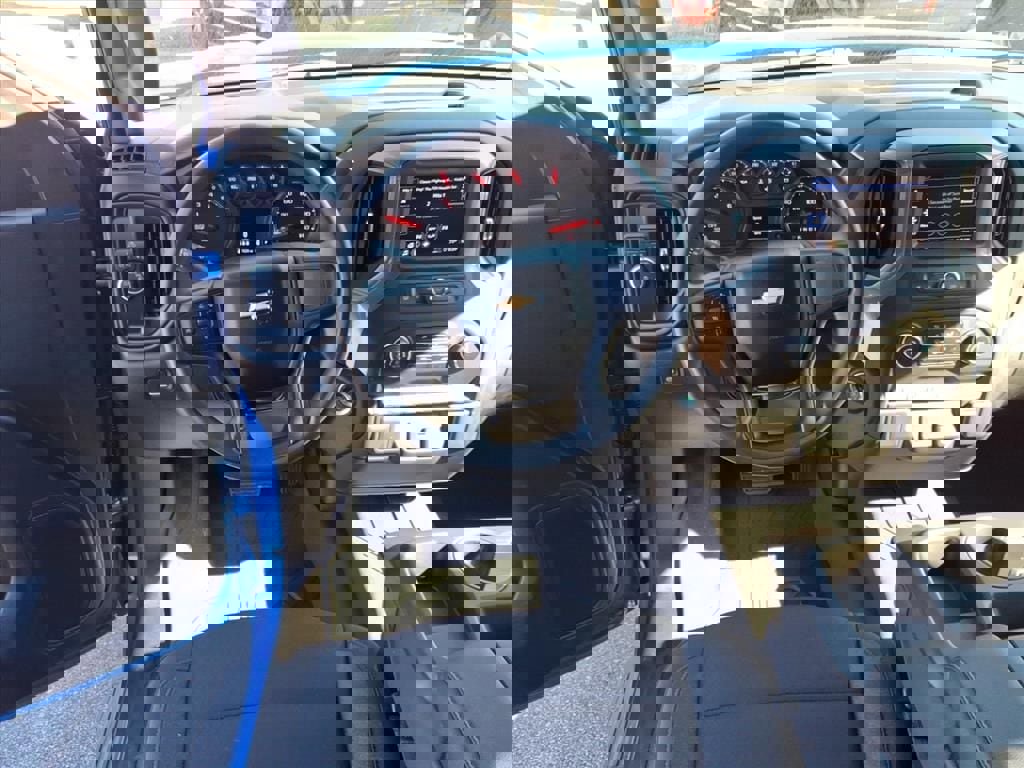 Used 2025 Chevrolet Silverado 1500 Custom image 14