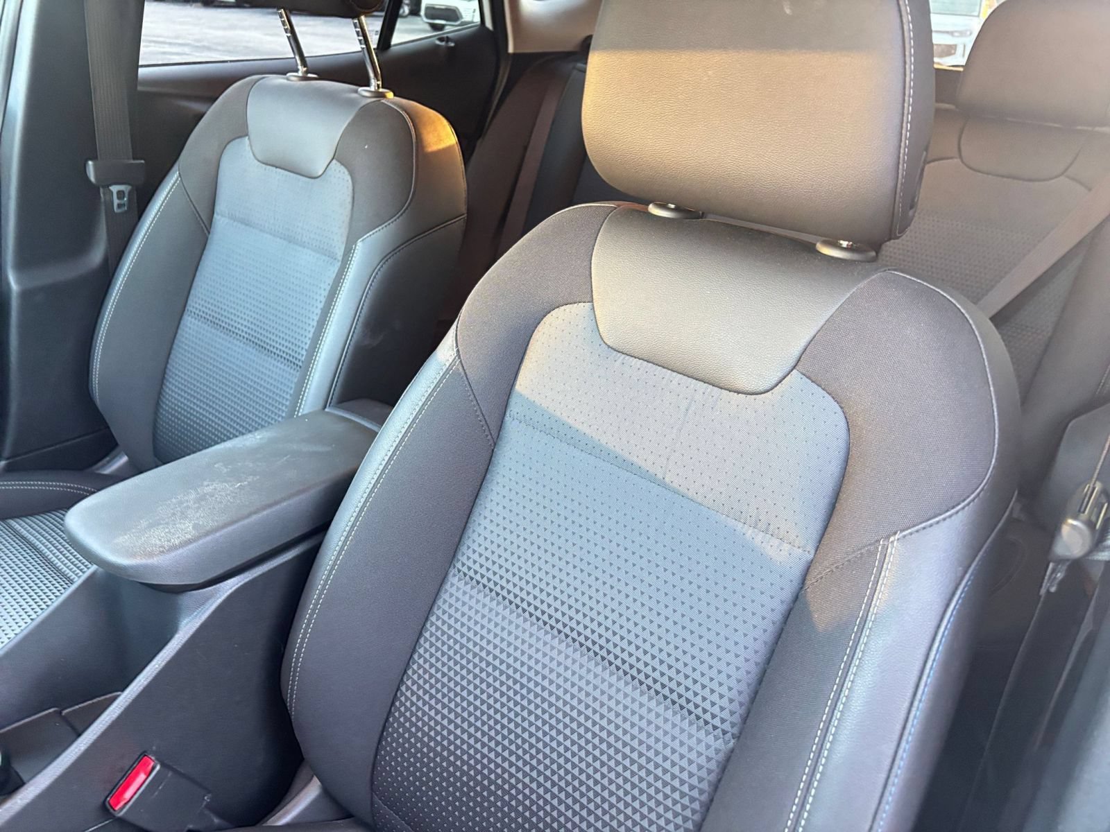 Used 2026 Chevrolet Trax LT FWD image 35
