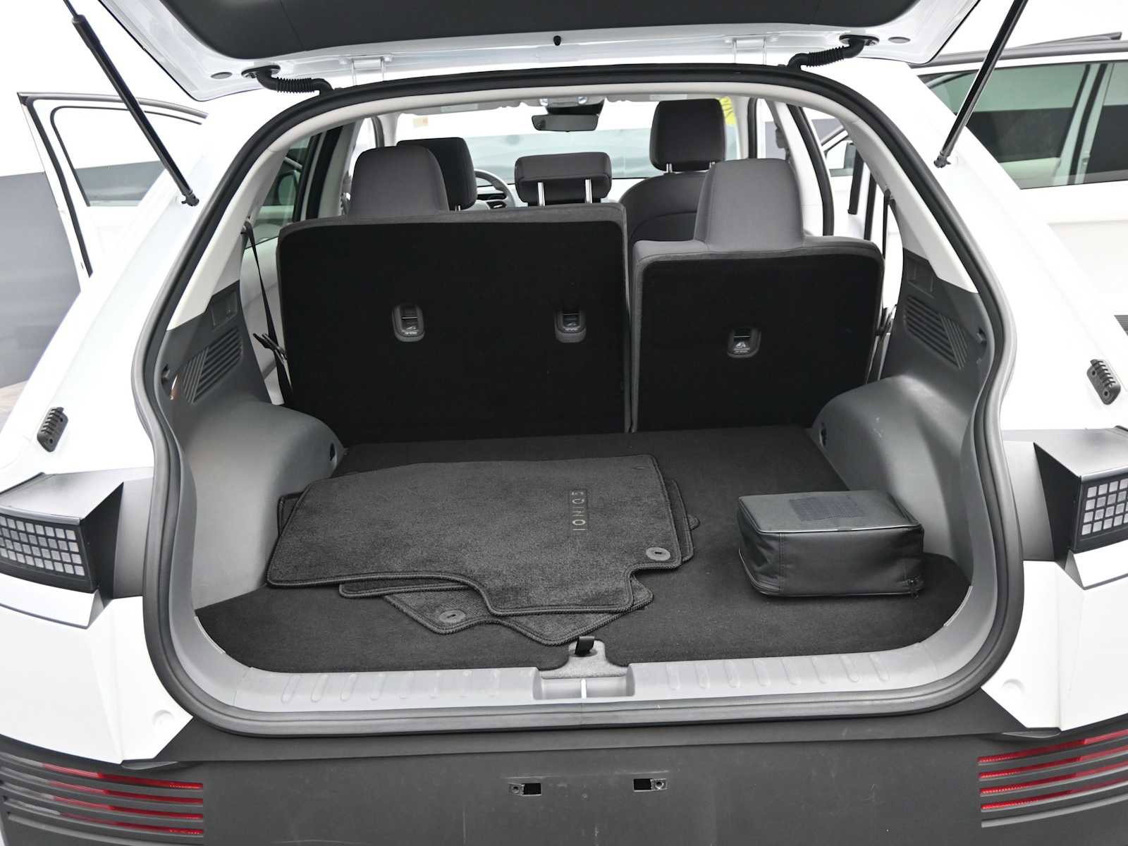 Used 2022 Hyundai Ioniq 5 SE w/ Cargo Package image 13