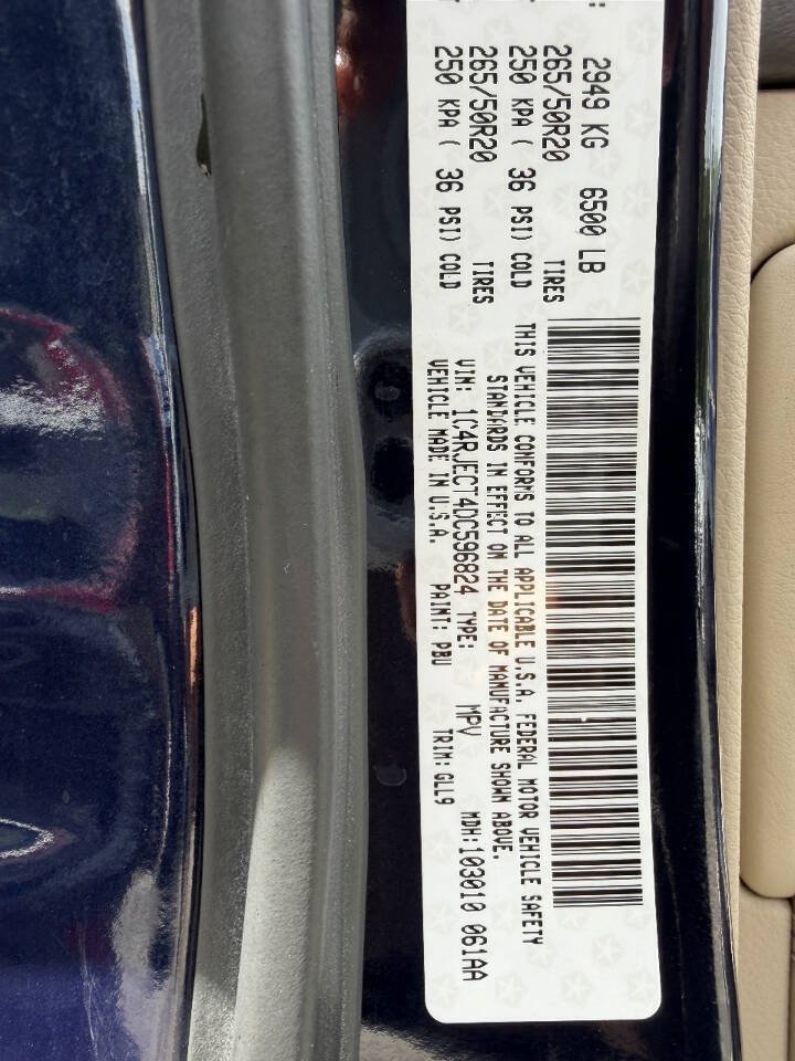 Used 2013 Jeep Grand Cherokee Overland w/ Advance Technology Group RWD image 14