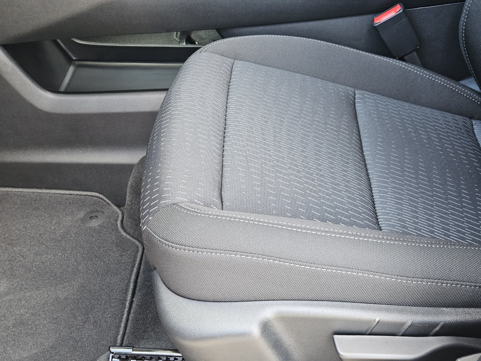New 2027 Chevrolet Equinox LT w/ Safety and Technology Package FWD image 24