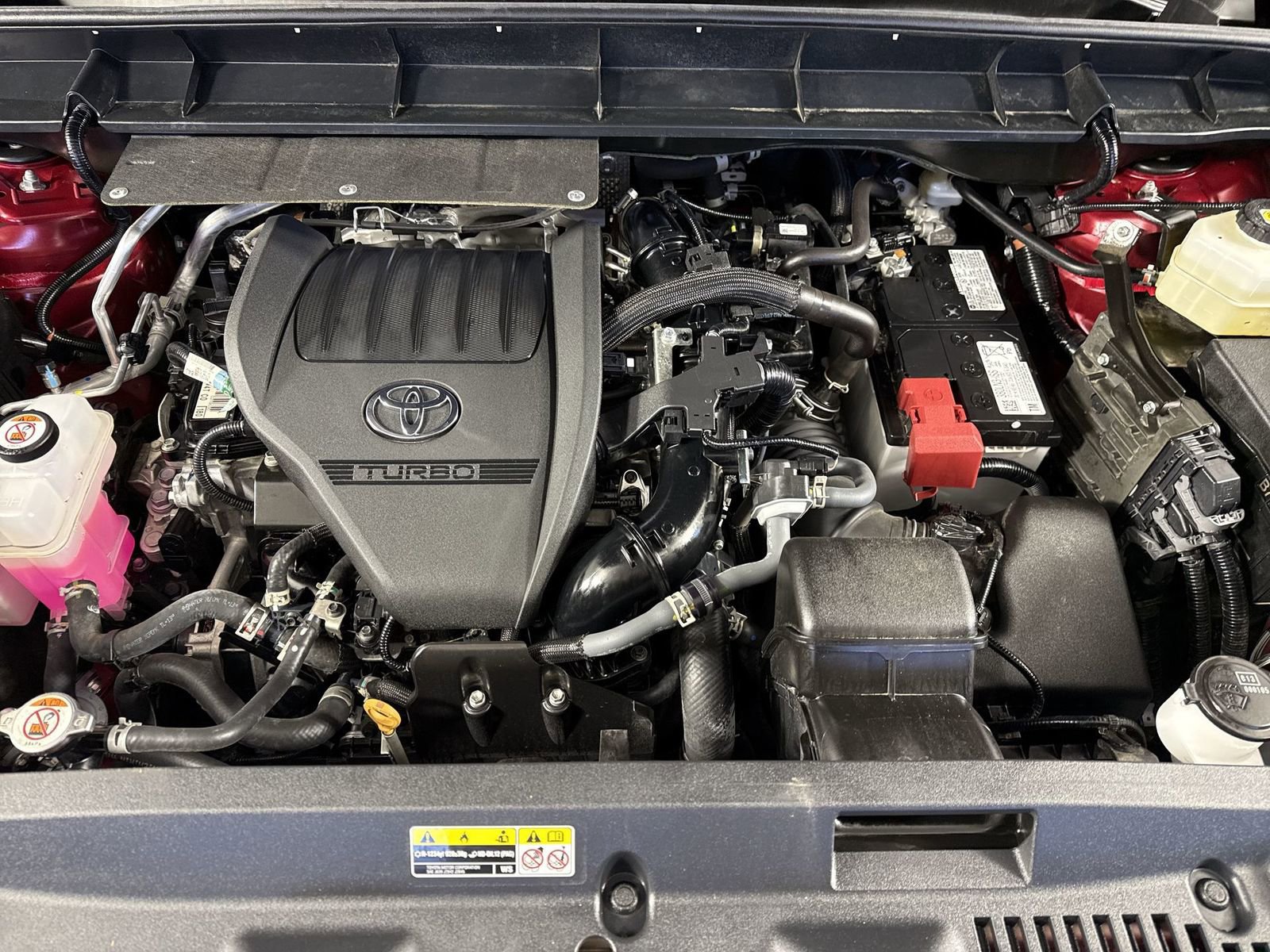 Used 2024 Toyota Highlander XLE AWD/4WD image 29