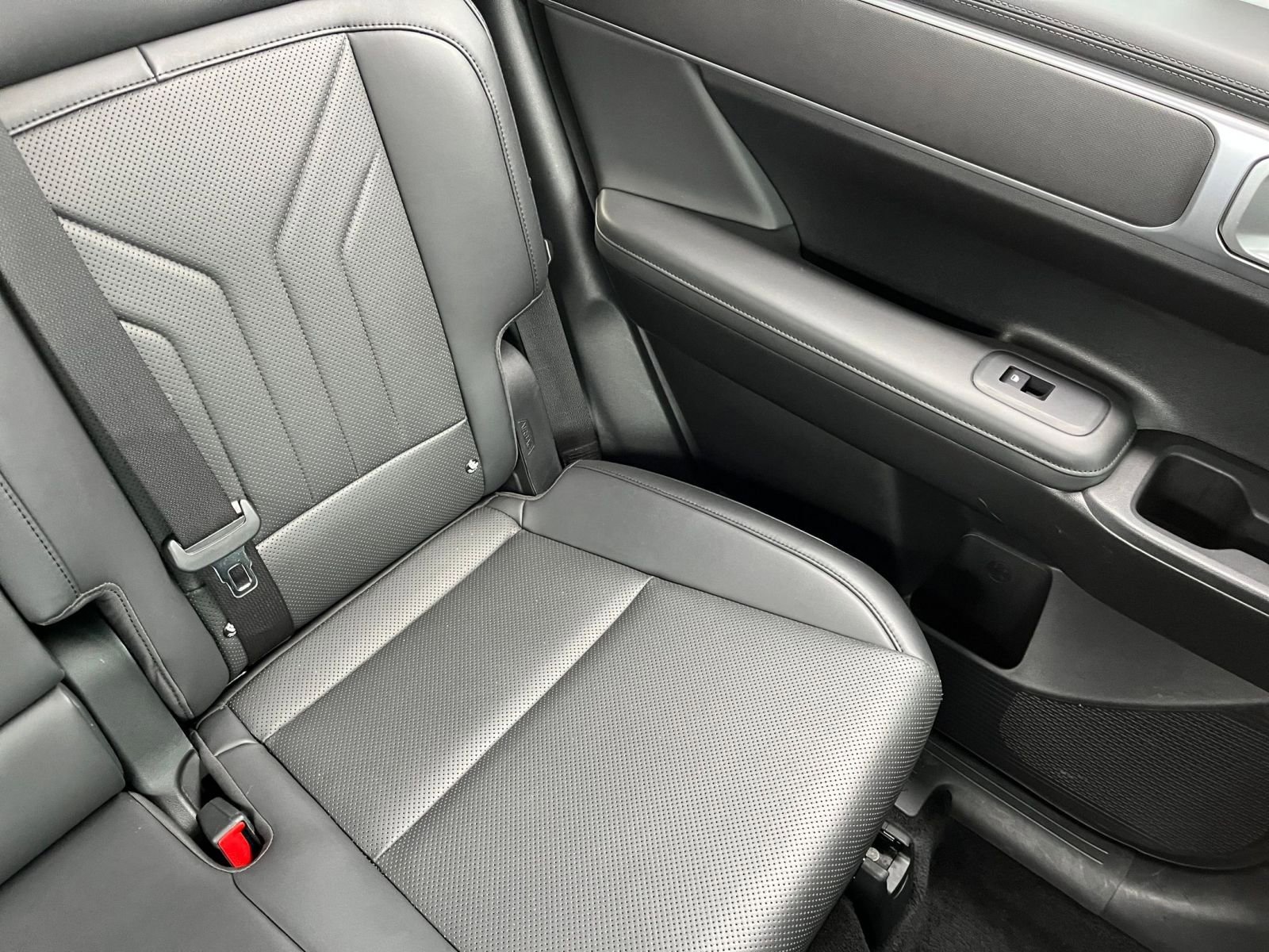 Used 2025 Hyundai Santa Fe SEL image 40