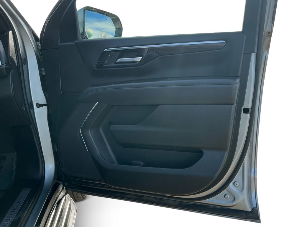 Used 2025 Chevrolet Tahoe LT image 17