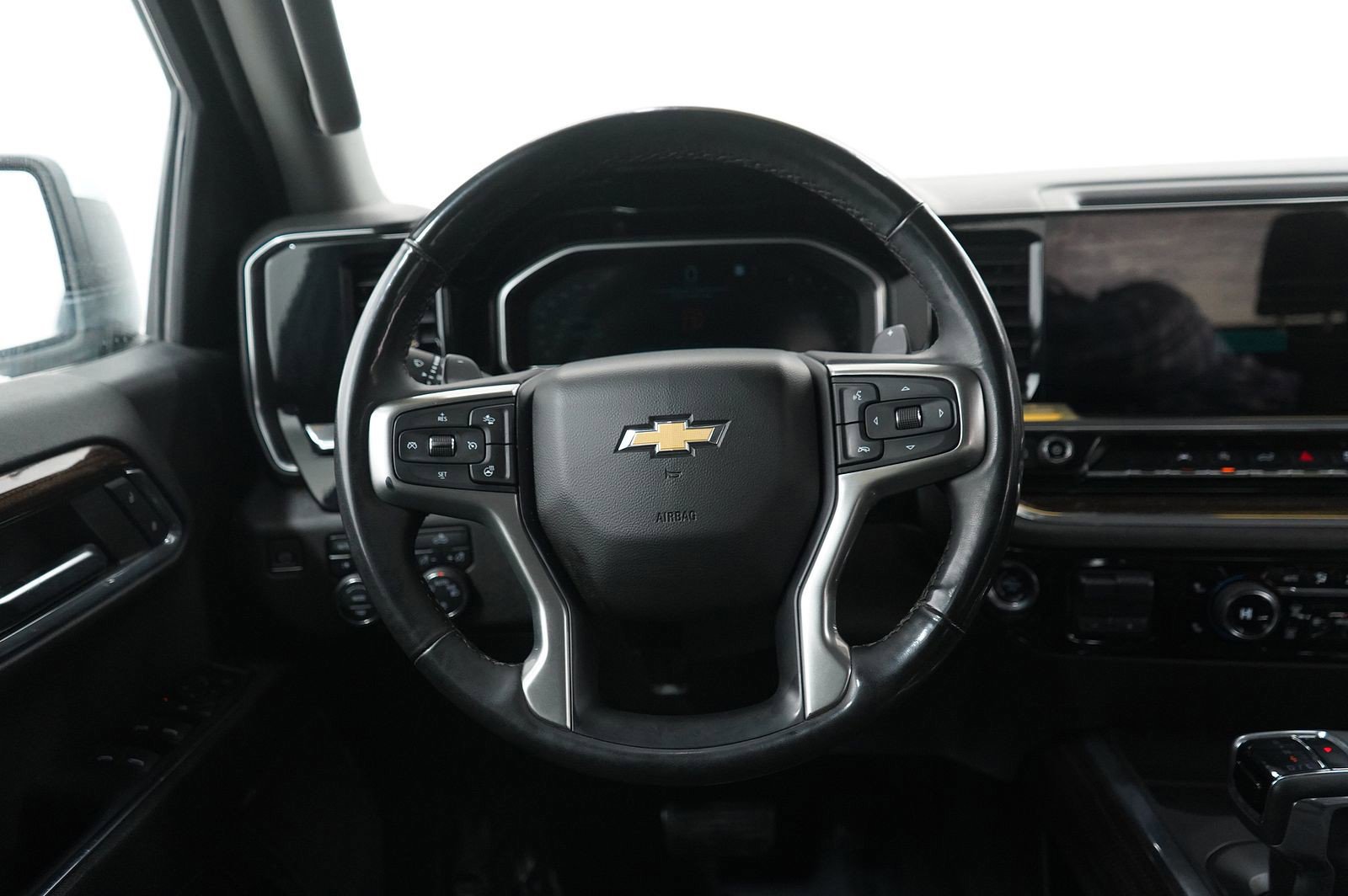 Used 2023 Chevrolet Silverado 1500 LT w/ Z71 Off-Road Package image 16