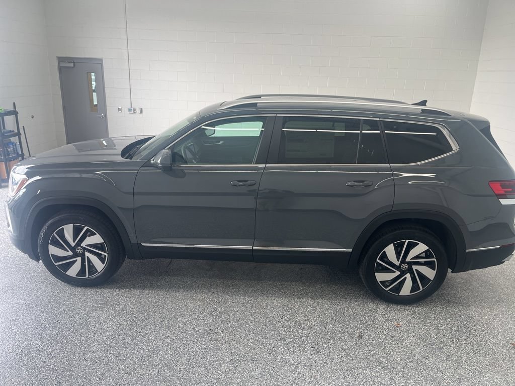 New 2026 Volkswagen Atlas SEL AWD/4WD image 2