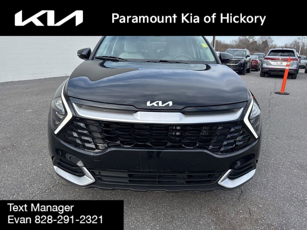 Used 2023 Kia Sportage EX image 2