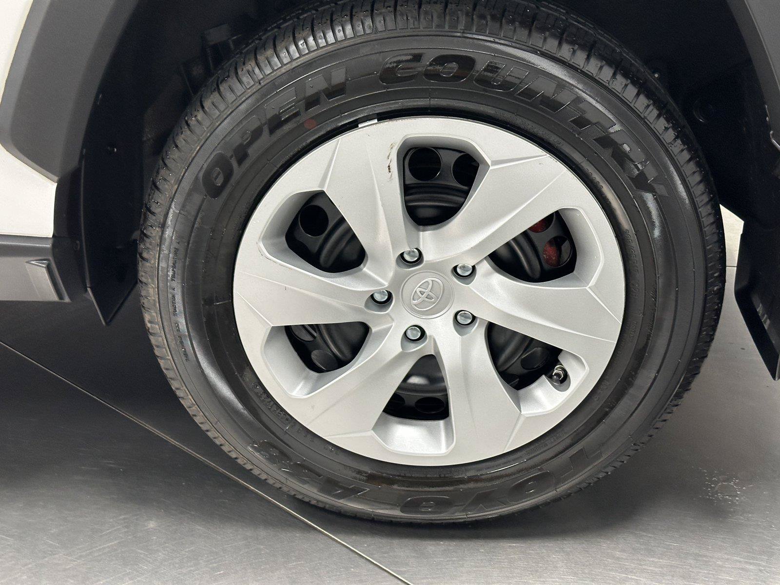 Used 2023 Toyota RAV4 LE AWD/4WD image 19