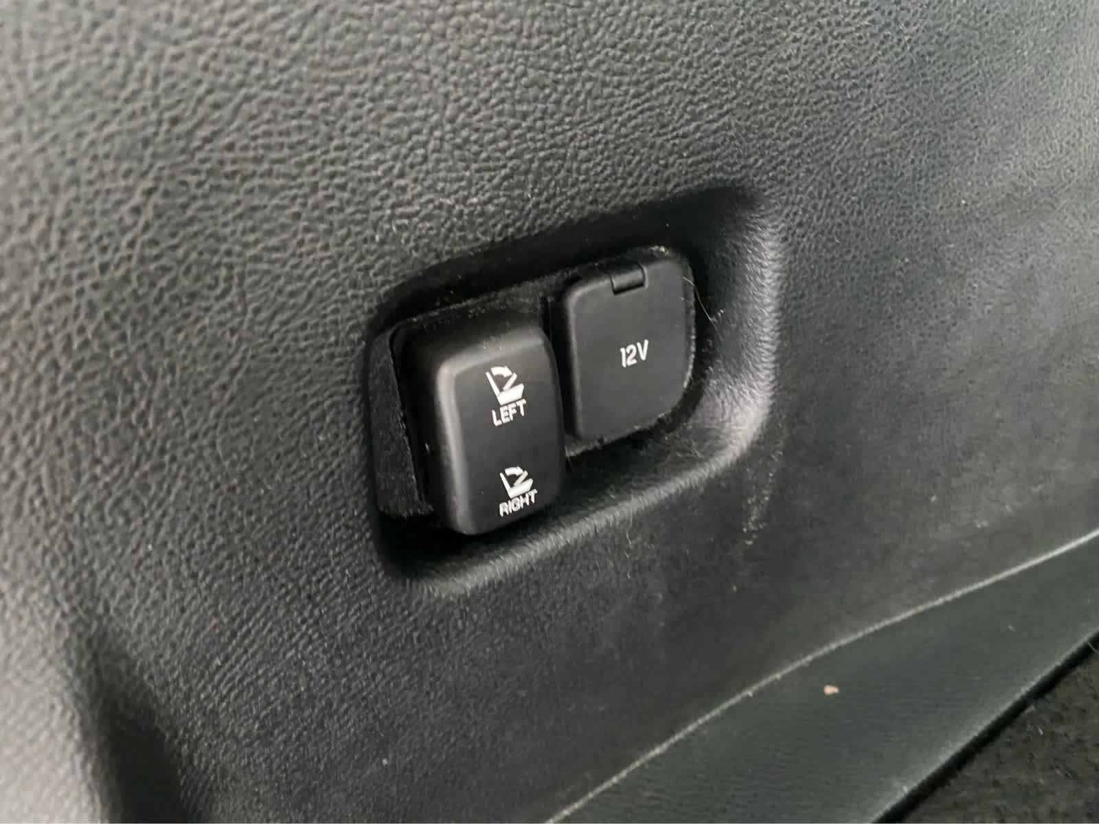 Used 2022 Ford Edge SEL w/ Convenience Package image 11