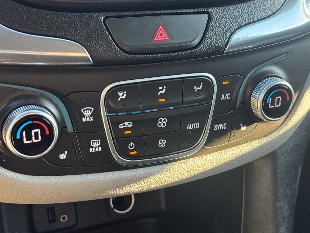 Used 2018 Chevrolet Equinox LT FWD image 24