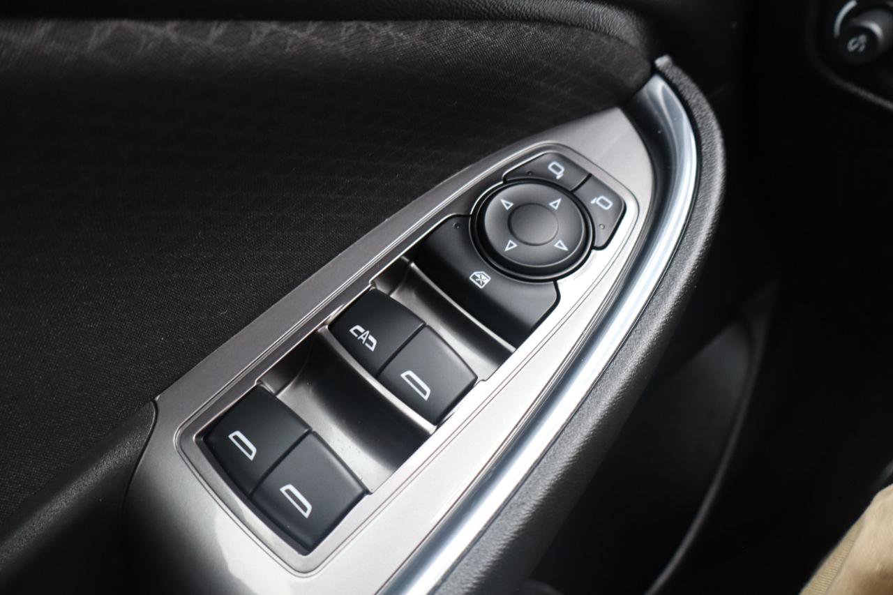 Used 2019 Chevrolet Malibu LT w/ Driver Confidence Package II image 17