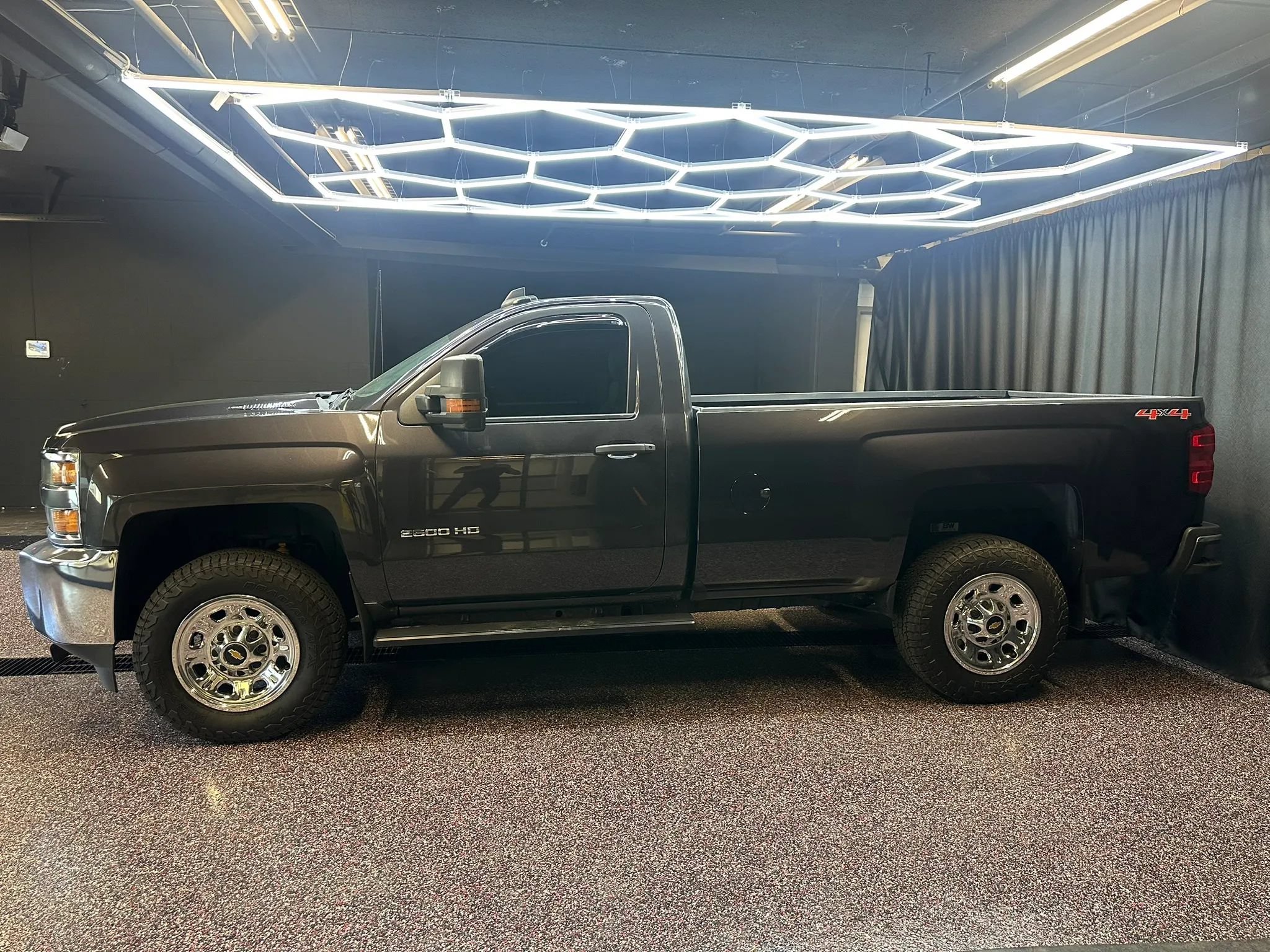 Used 2016 Chevrolet Silverado 2500 W/T w/ WT Convenience Package AWD/4WD image 4