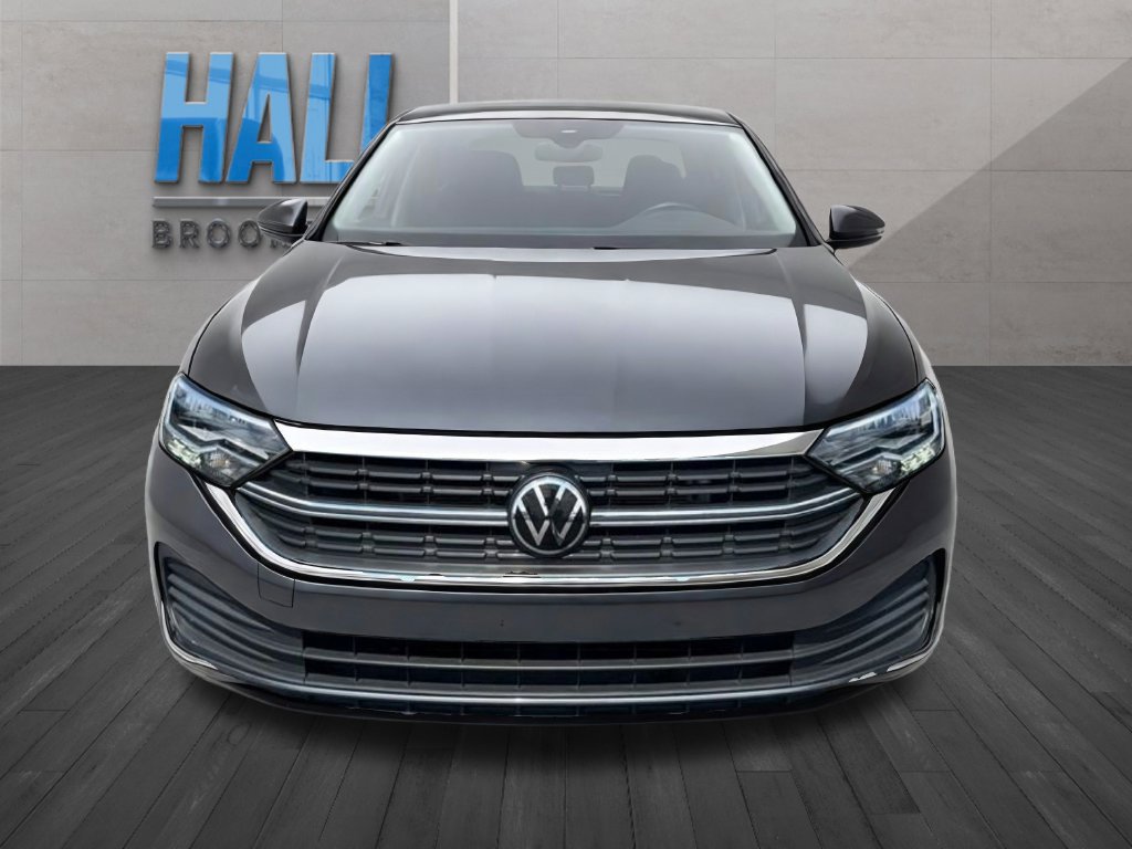 Used 2024 Volkswagen Jetta SE FWD image 8