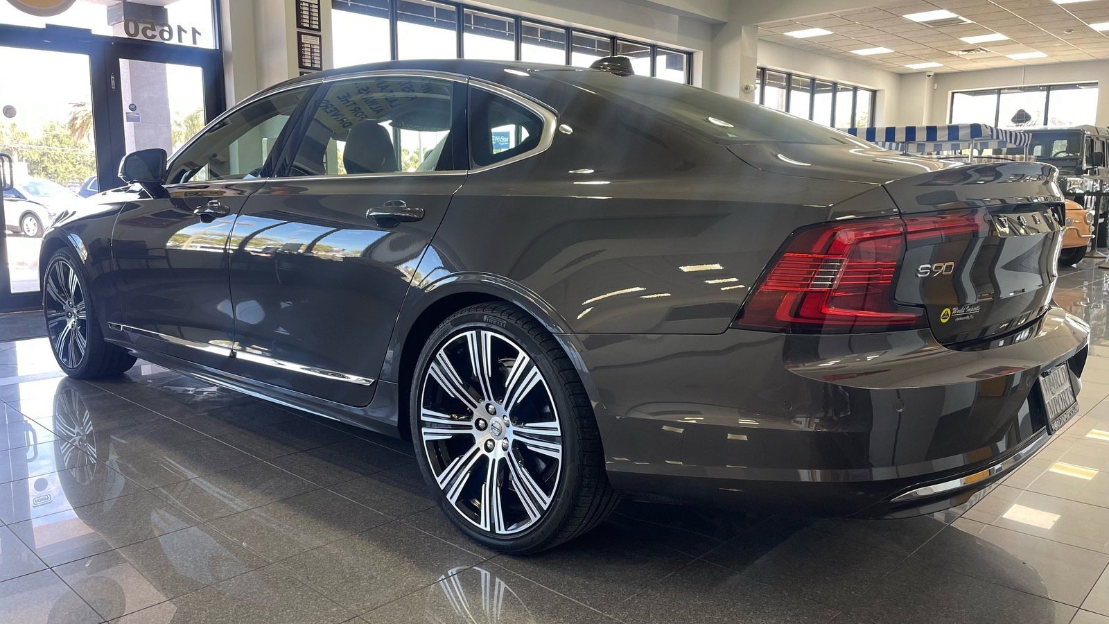 Used 2023 Volvo S90 B6 Ultimate w/ Protection Package Premier image 3