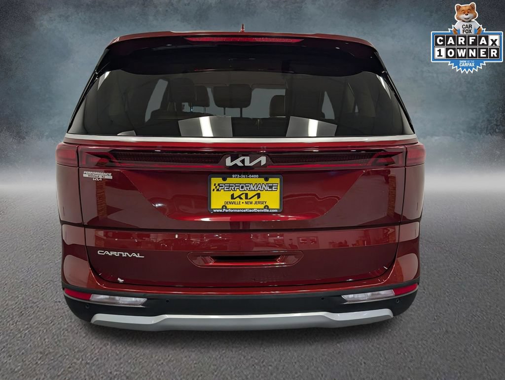 Certified 2024 Kia Carnival LX FWD image 5