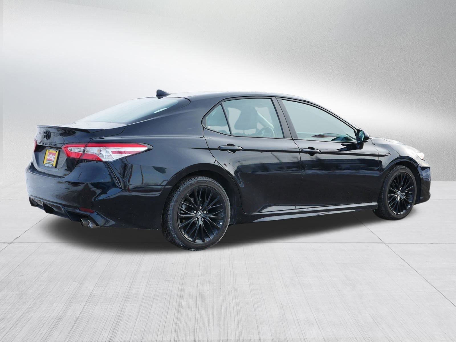 Used 2020 Toyota Camry SE image 7